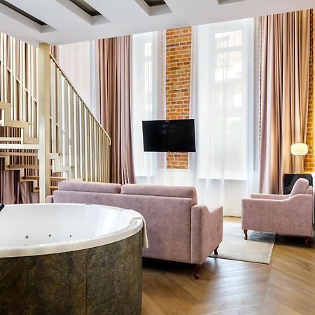 Golden Queen Deluxe Jacuzzi Apartments - Old Town Краков Экстерьер фото