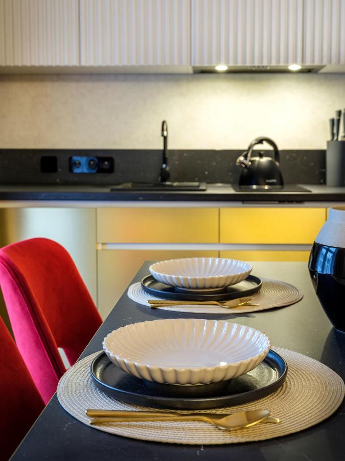 Golden Queen Deluxe Jacuzzi Apartments - Old Town Краков Экстерьер фото
