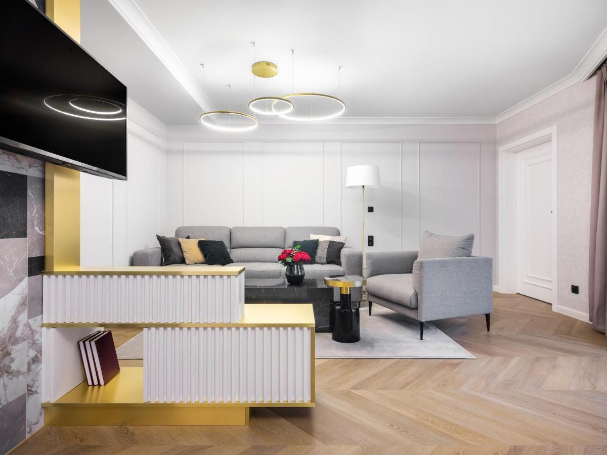 Golden Queen Deluxe Jacuzzi Apartments - Old Town Краков Экстерьер фото