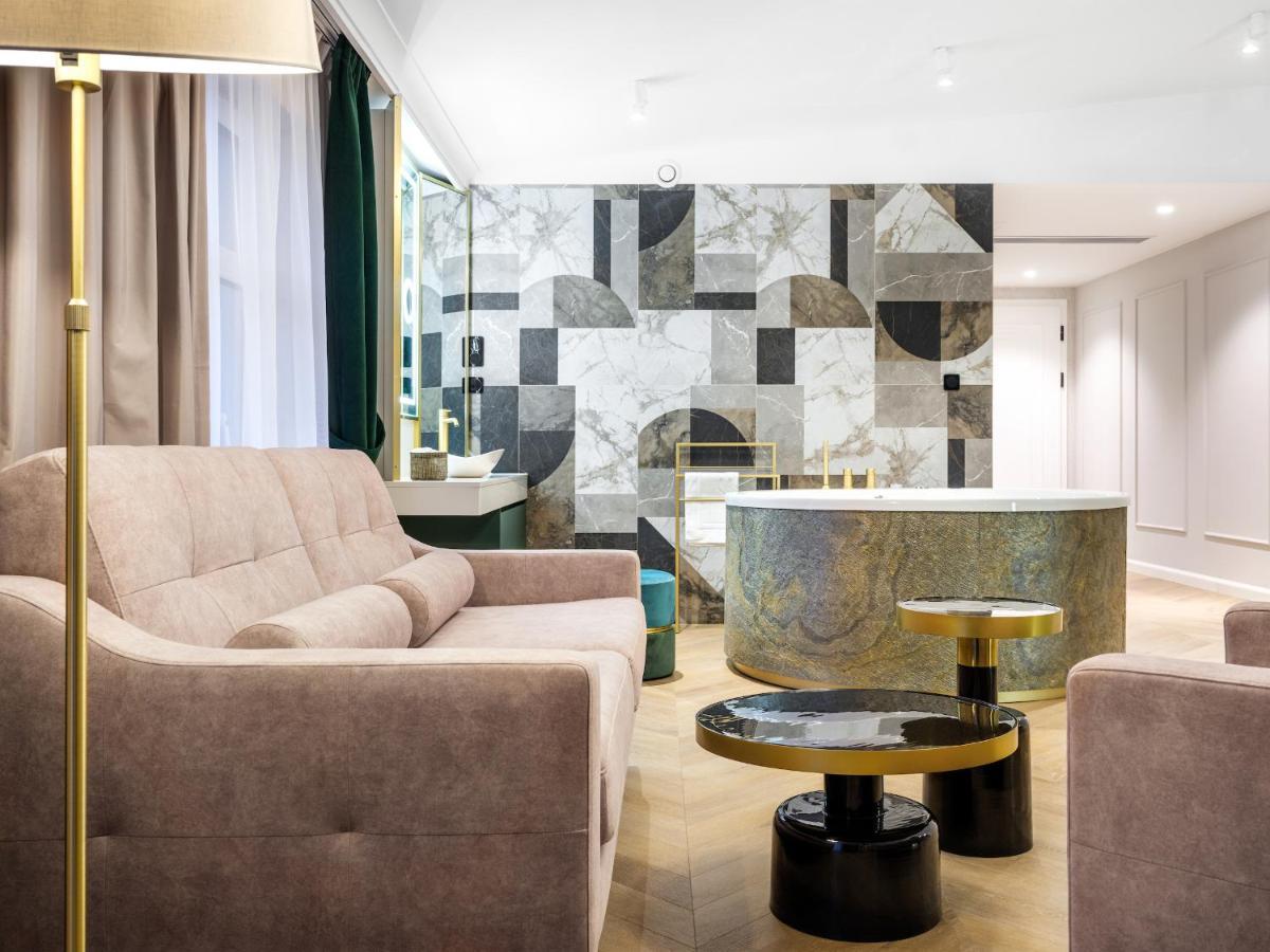 Golden Queen Deluxe Jacuzzi Apartments - Old Town Краков Экстерьер фото