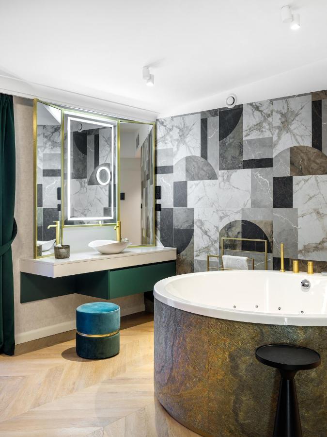 Golden Queen Deluxe Jacuzzi Apartments - Old Town Краков Экстерьер фото
