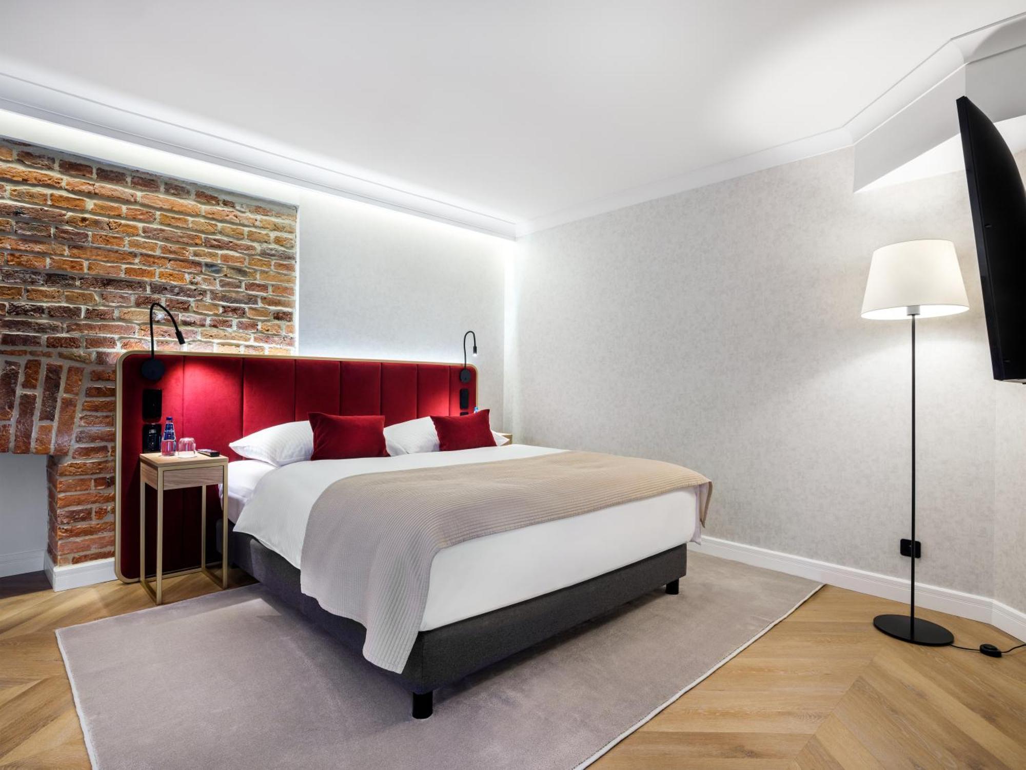 Golden Queen Deluxe Jacuzzi Apartments - Old Town Краков Экстерьер фото